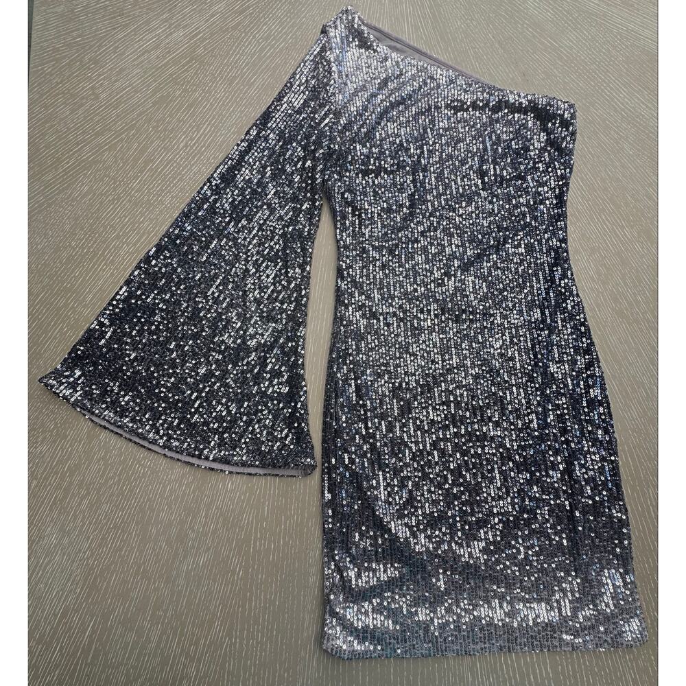 NWT GUESS Samantha One-Shoulder Sequin Mini Dress – Silver Multi XS